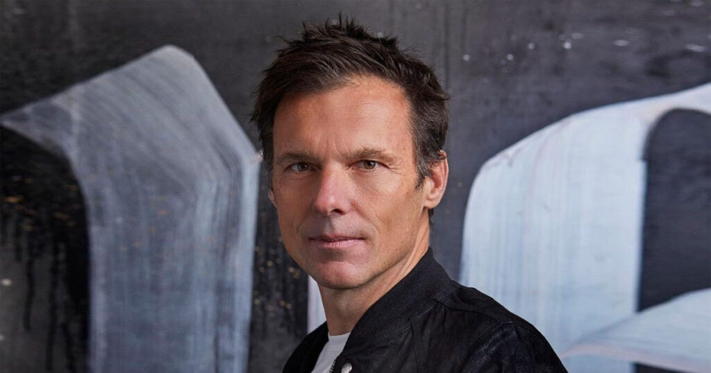 Een creatieve werkplek met high end werkruimte in Amsterdam, Petra Blaisse licht toe. Duncan Stutterheim