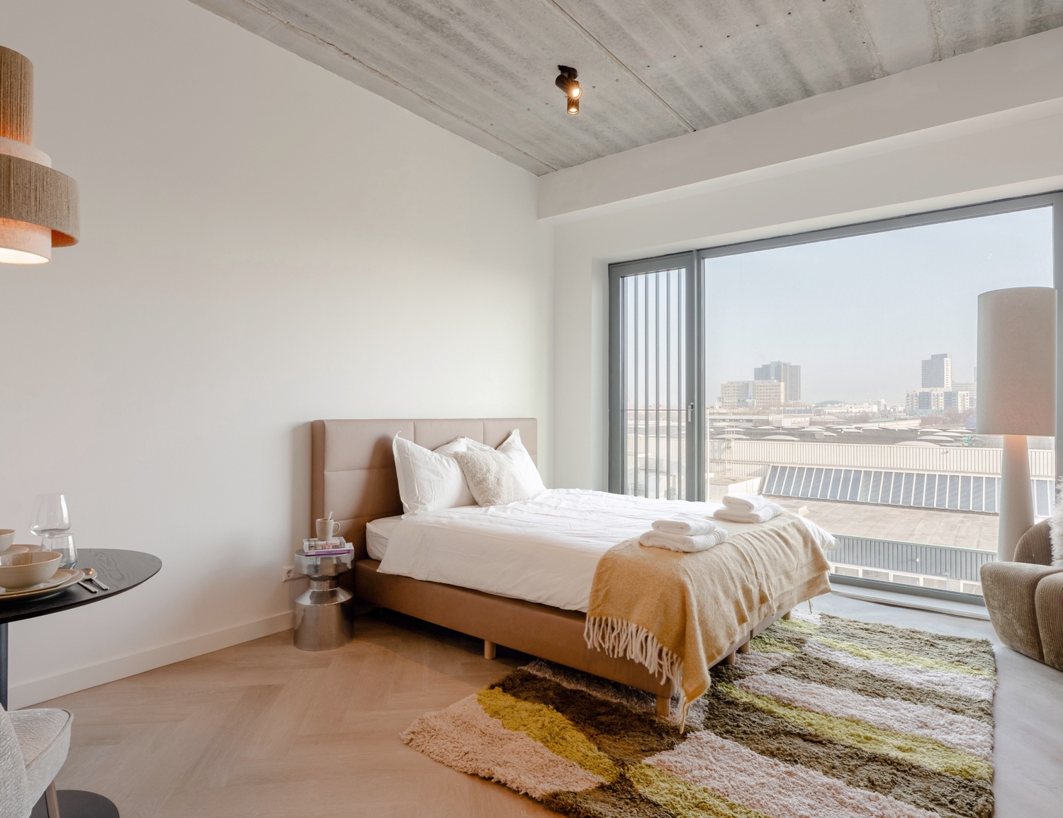 Superieur serviced appartement voor kort verblijf – Uitzicht over de stad
