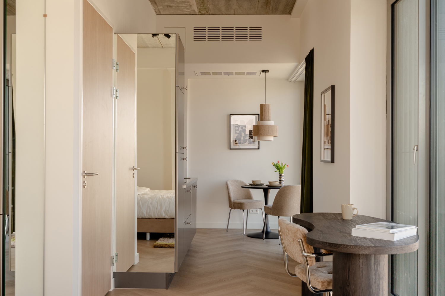 Woonruimte met uitzicht in Makerstoren appartement
